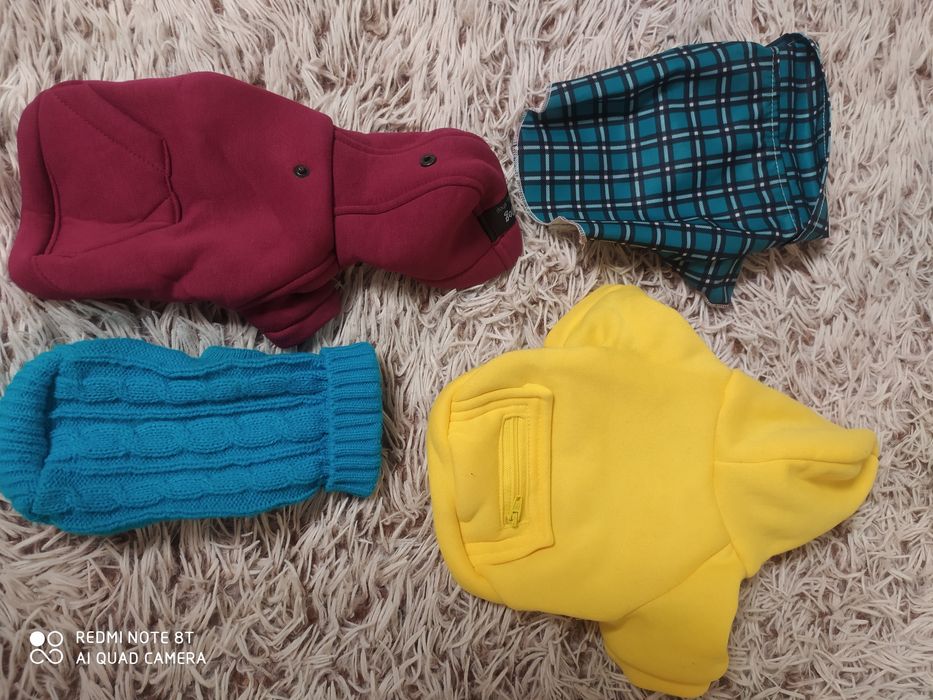 Продам одяг для маленьких собак