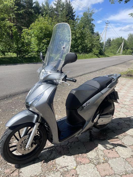 Honda sh 150.