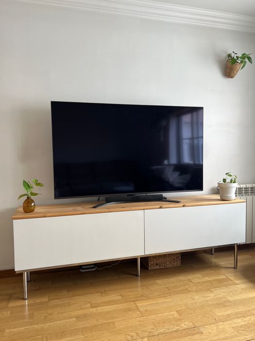 Movel de televisao restaurado