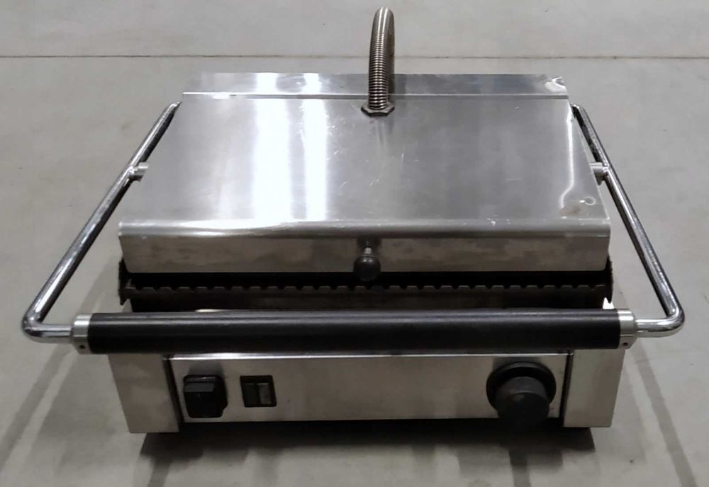 RM Gastro PM 2015R – kontakt grill ryflowany