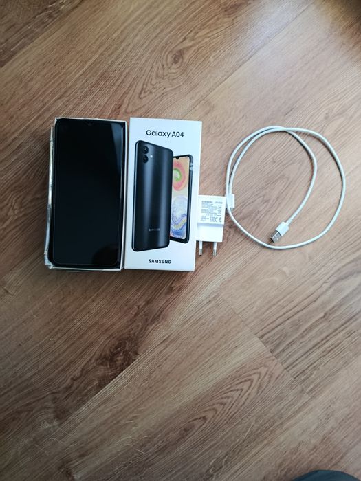 Продам телефон смартфон SAMSUNG Galaxy A04