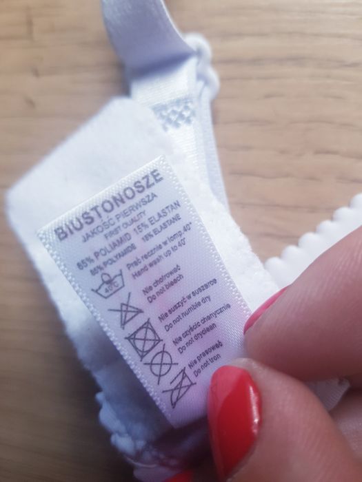 Biustonosz damski bez Fiszbin marki Han rozmiar 36/80D,E .