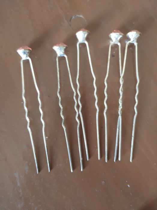 Шпильки с декором