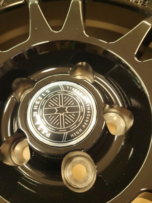 Jantes Novas Zracing Gloss Black