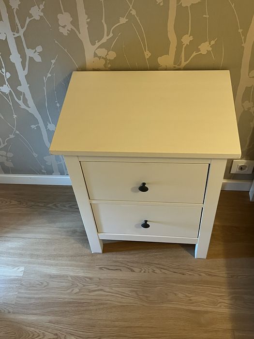 Duas cómodas com 2 gavetas (Hemnes)