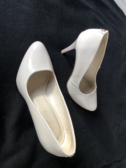 Buty szpilki eleganckie beżowe tanio!