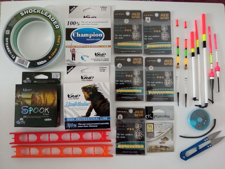 набір для поплавочної ловлі - поплавки, гачки, грузи, леска