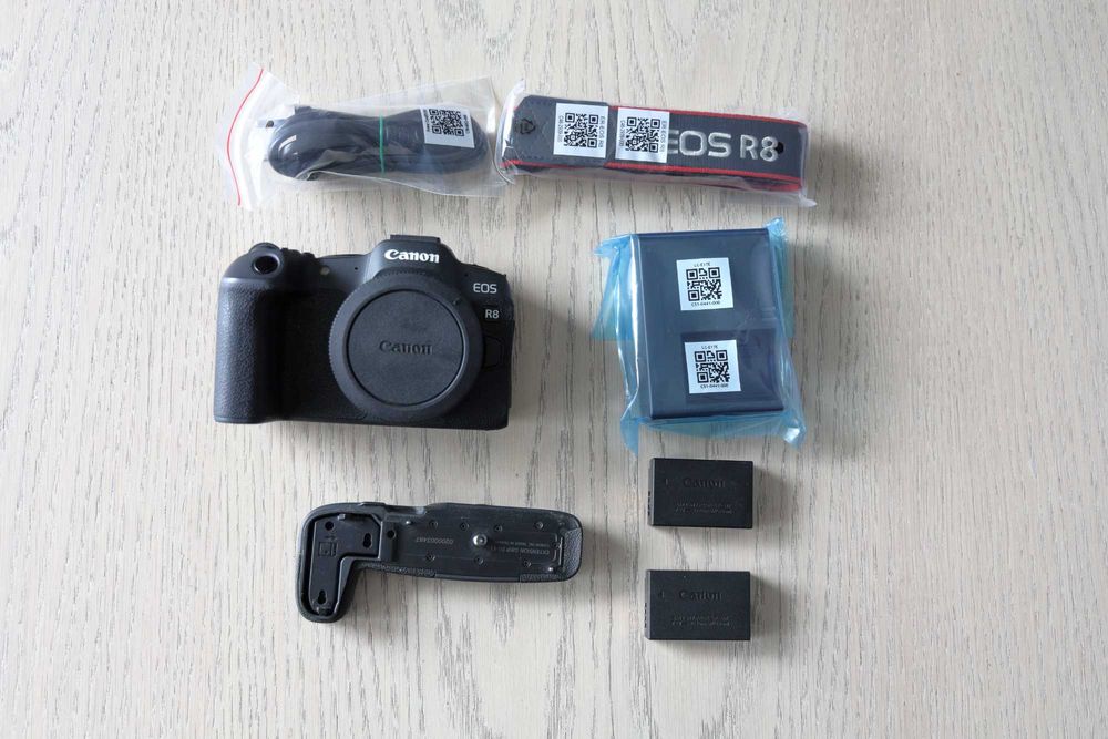 Canon R8 + grip EG-E1 + 2 oryginalne baterie