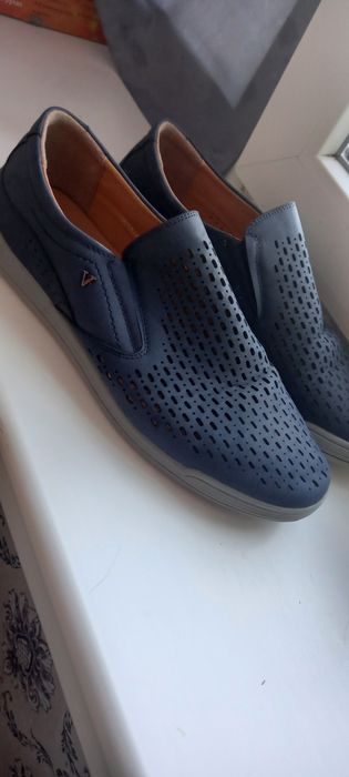 Продам мужские туфли