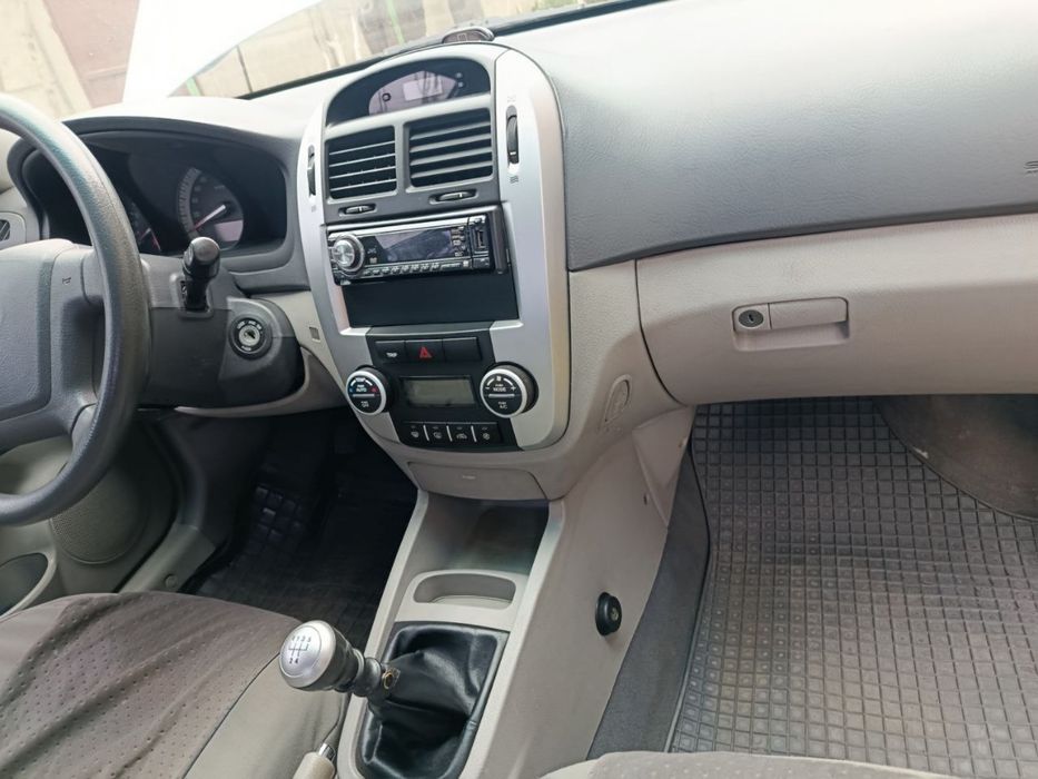 Кіа  Cerato 1.6 бензин