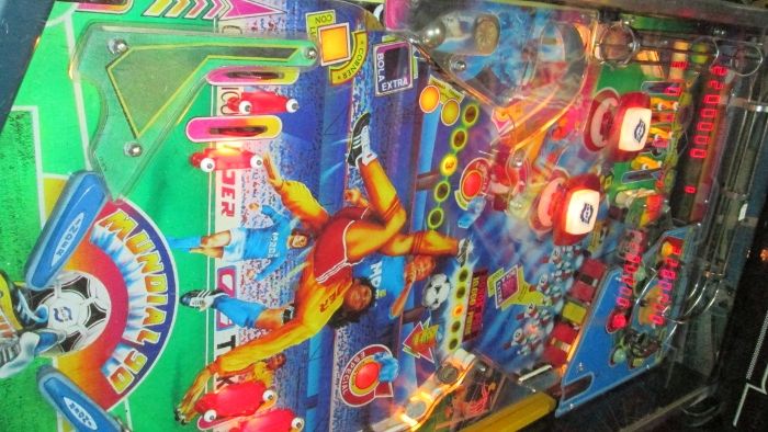 Máquina flipper  Mundial 90 distico várias cores.Damos garantia.