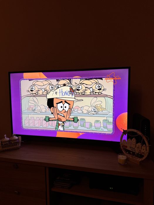 TV Strong Smart TV 40” Full HD – Excelente Estado