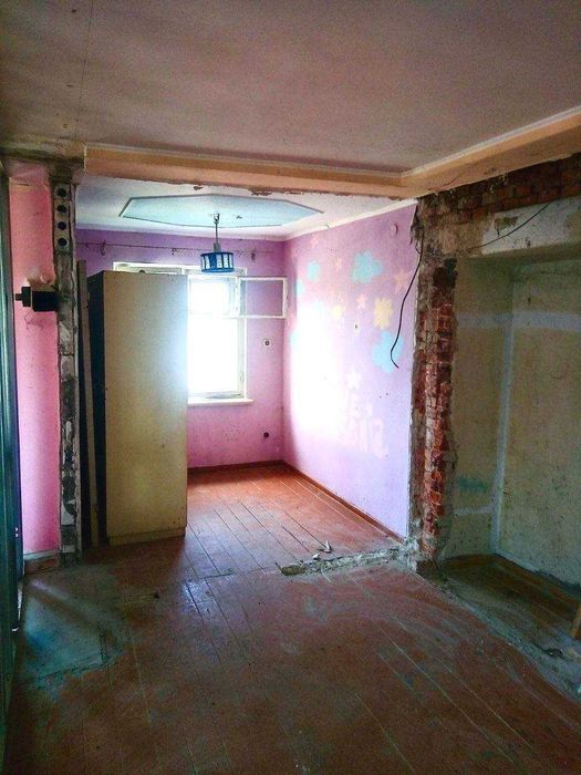 Продам 3-кімнатну квартиру з земельною ділянкою в Солотвині