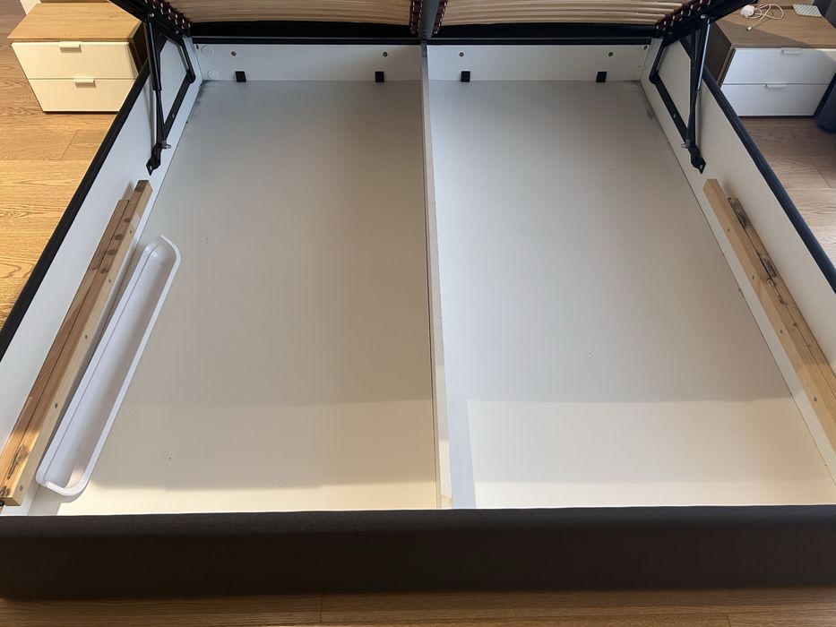 Kolo 180*200 bez materaca.