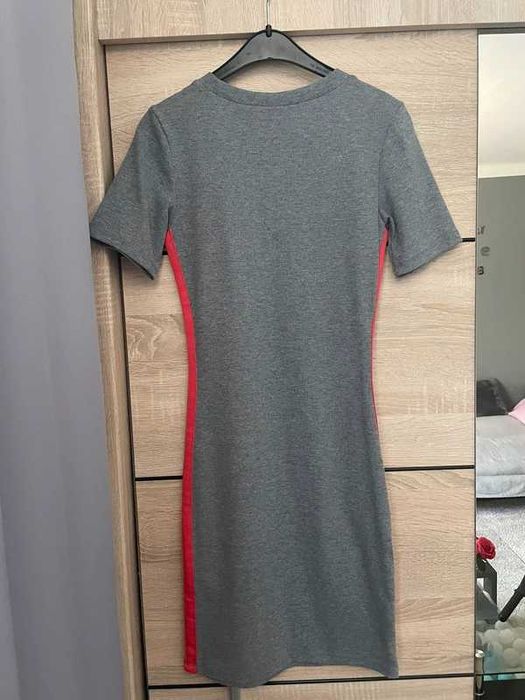 Szara popielata dopasowana krótka sukienka prążek H&M 34