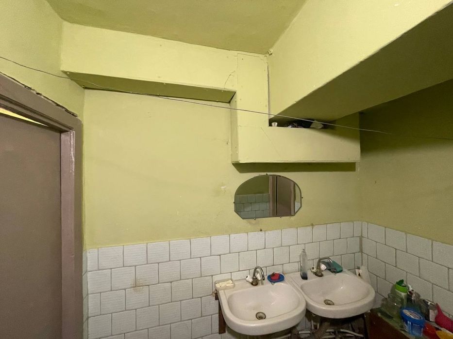 Продаж просторої кімнати в гуртожитку