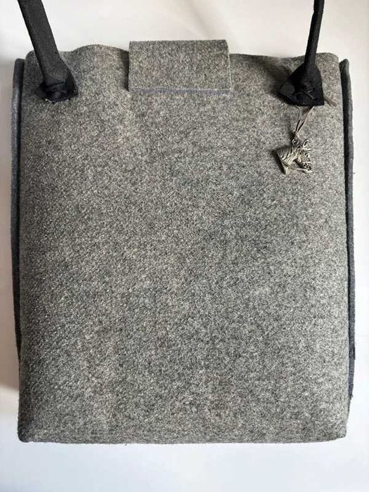 Torba na ramię filcowa szara haft koni handmade A4 brelok koń