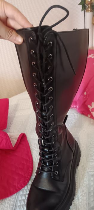 Vendo Botas praticamente novas