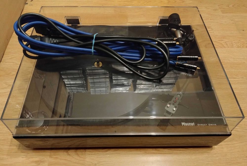 Gramofon Magnat TT 990