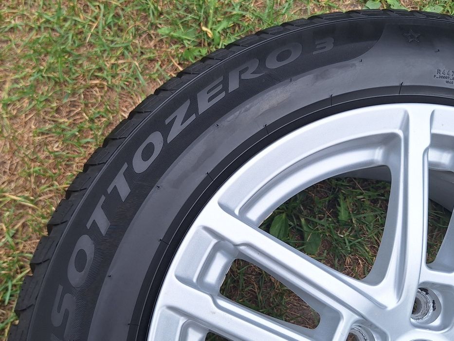 Зимовий PIRELLI 205 60 16