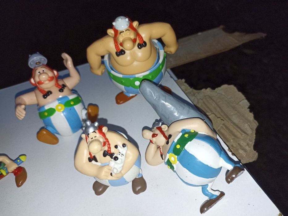 10 starych vintage figurek z bajki Asterix i Obelix
