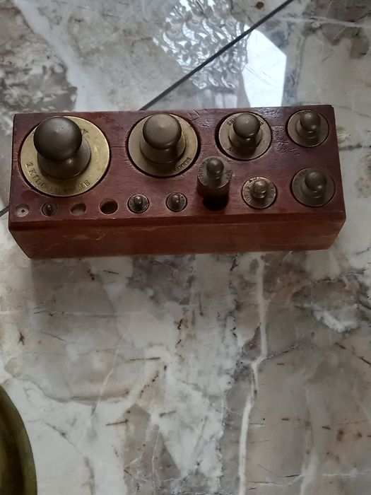 Stara mosiężna waga