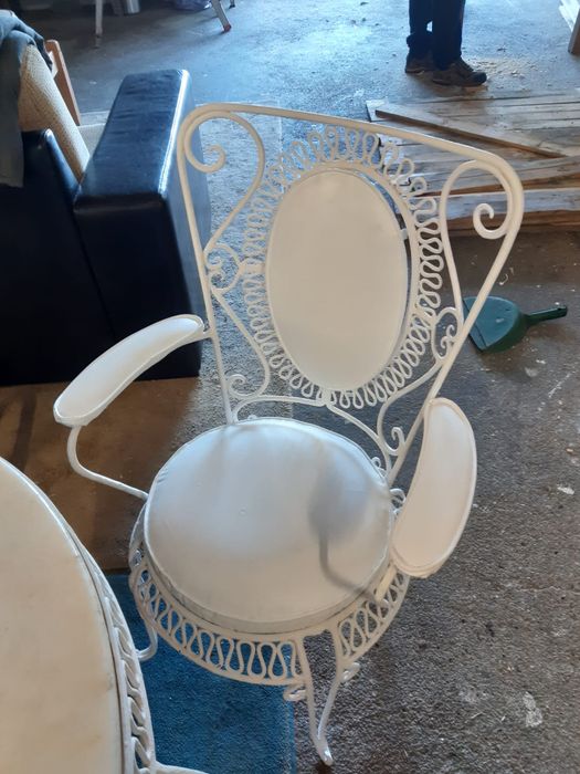 Conjunto restaurado de jardim