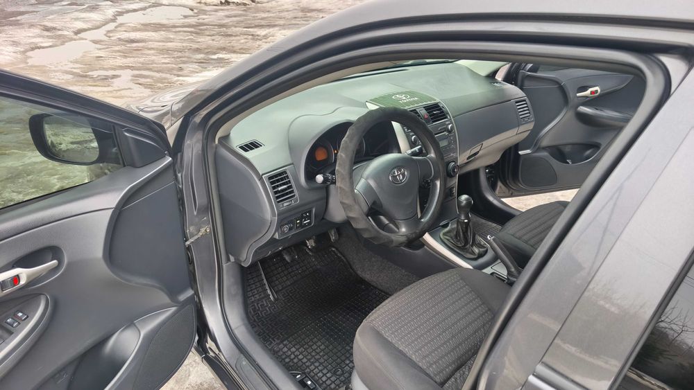 Продам королу 1.6 газ. бензин