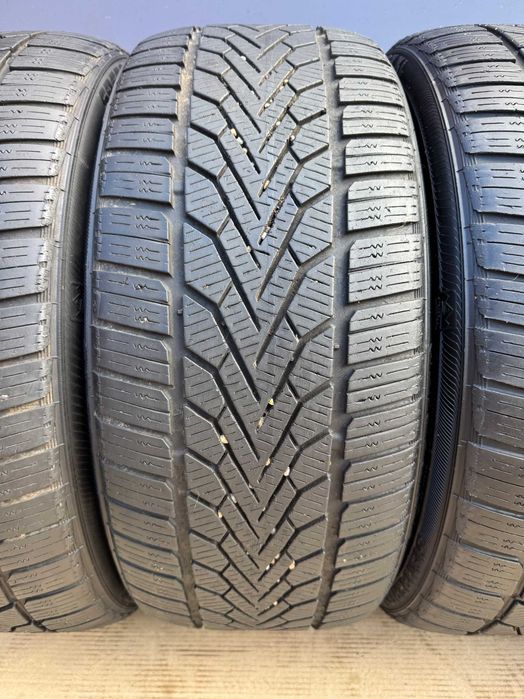 Шини Semperit 225/40 R-18 (92 V ) made in Germany - зима
