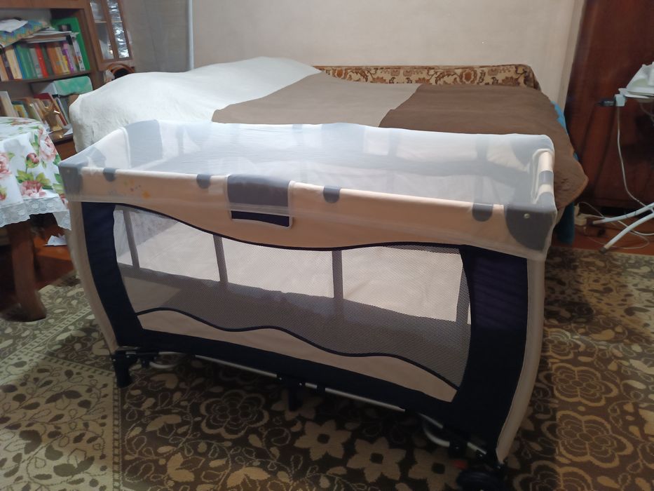 Дитяче ліжечко-манеж Wonderkids. Стан нового.