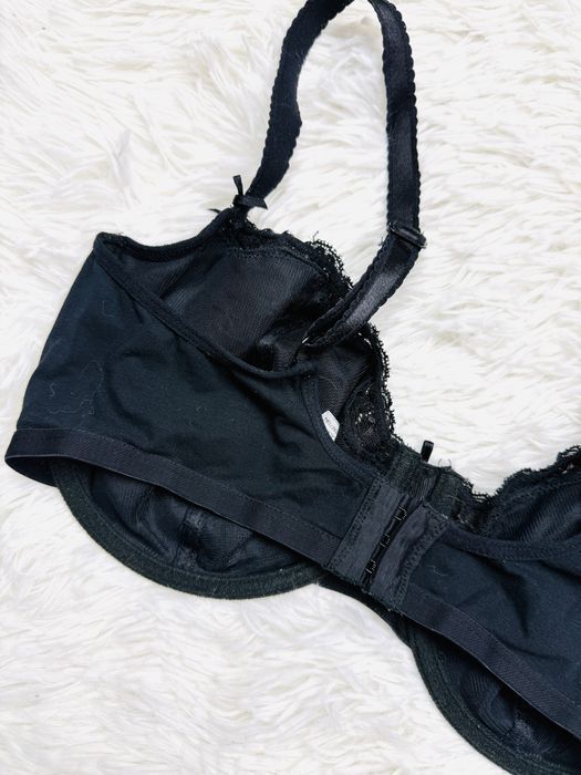 Biustonosz miękki fiszbiny 80DD czarny