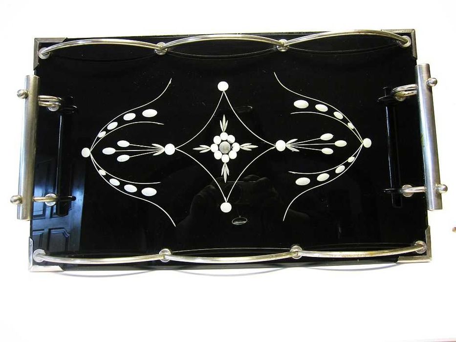 fantástico antigo tabuleiro em vidro biselado com armação cromada