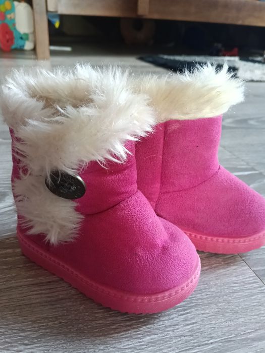 Взуття зимове ,уги