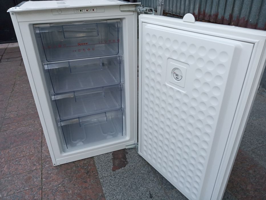 Встраиваемая морозильная камера Bosch G5624 82см 4 ящика из Германии