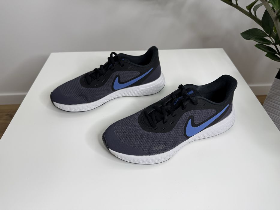 Кросівки Nike revolution 5 оригінал