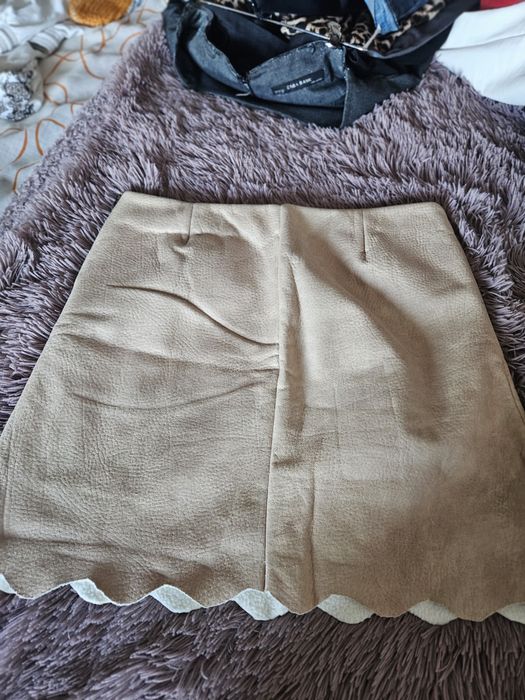 Saia de licra H&M tam. L e outra tam. L