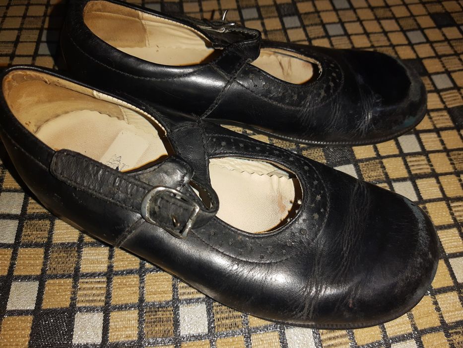 Туфлі, кросівки, кеди, крокси