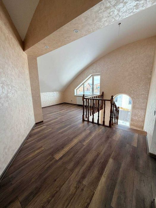 Продаж просторого будинку за супер ціною