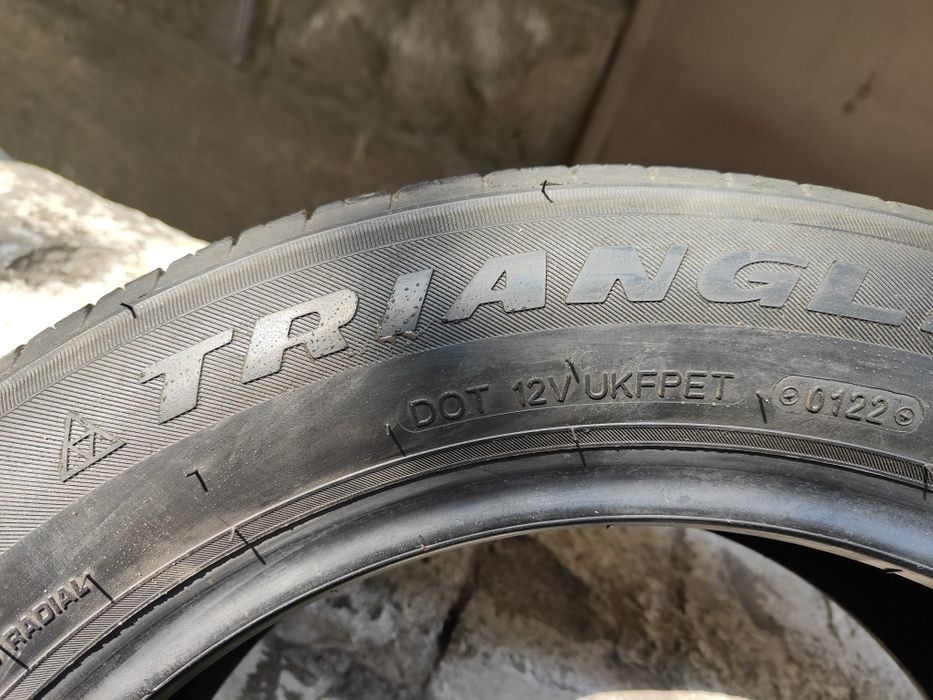 Резина 215 60 17 . 2022 года. 8 мм протектор