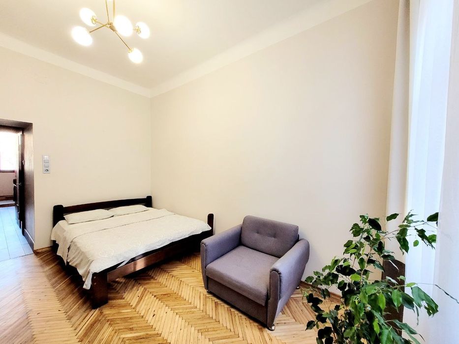 Подобово 1-кімн., центр (15хв), вокзал (10хв). Вул. Сембратовичів.