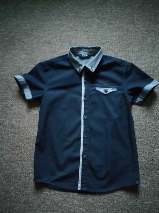 Продам рубашку на хлопчика р. 110-116см.