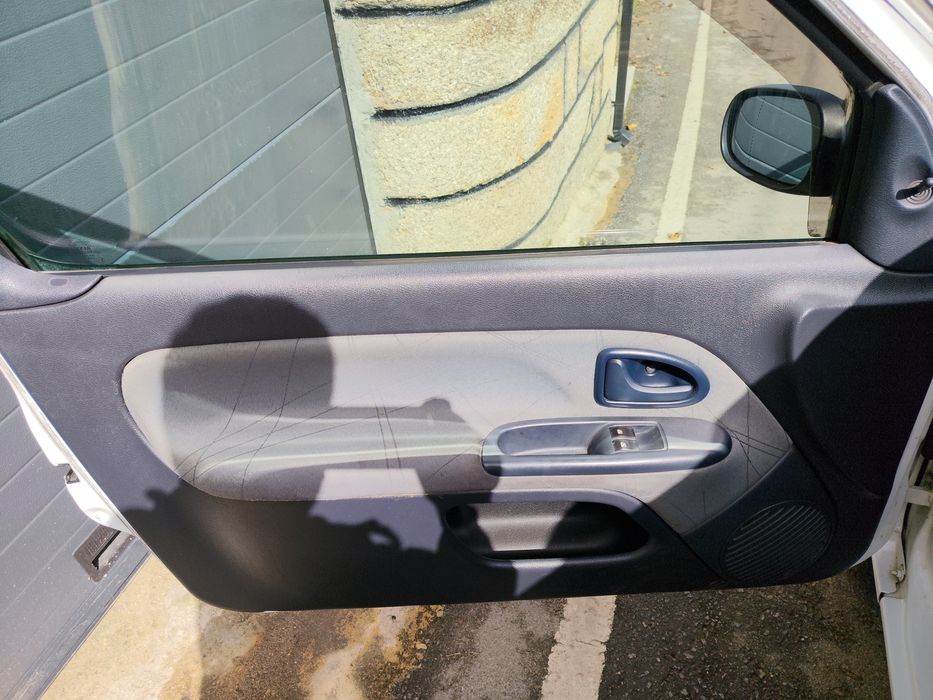 Renout Clio comercial