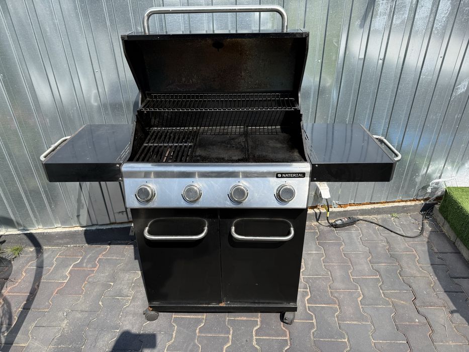 Sprzedam grill gazowy .