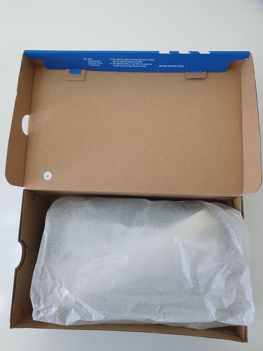 Ténis adidasnovos em caixa