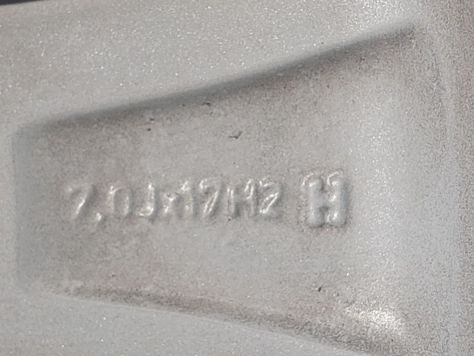 Комплект легкосплавних дисків Renault Nissan Dacia R17 5×114.3