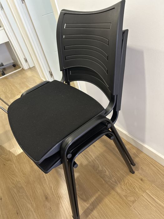 2 cadeiras de escritório pretas