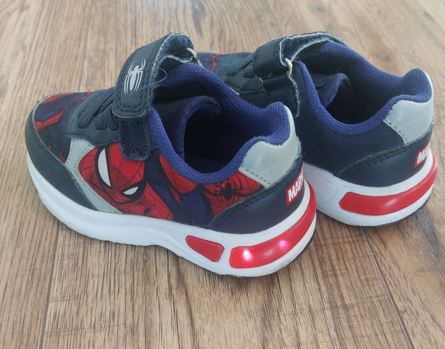 Buty chłopięce r. 22