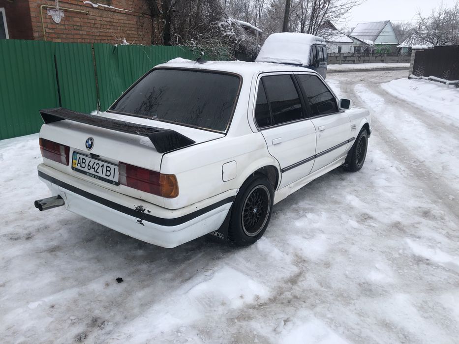 Продам bmw e30 1.8