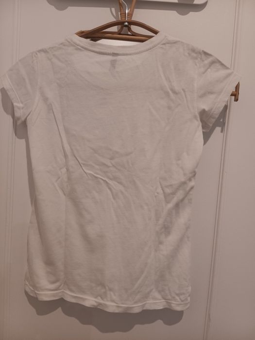 T-shirt menina 5/6 anos benetton
Em bom estado