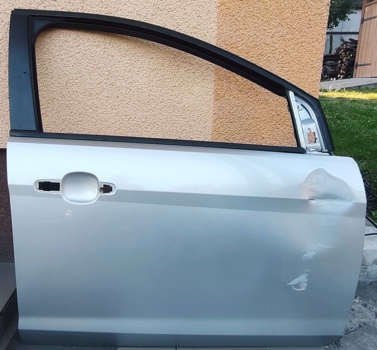 Передні праві двері до Ford Focus 2